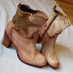 Rebels Hand-painted Star Heeled Boot